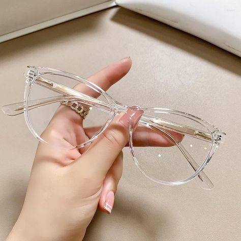 Eye Glasses Frames Trendy, Square Face Shape Glasses, Clear Glasses Frames Women, Glasses Women Fashion Eyeglasses, Glasses For Oval Faces, Glasses For Face Shape, Cat Eye Design, Glasses Frames Trendy, Classy Glasses