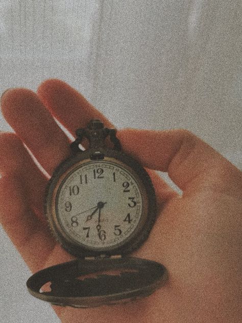 #time #clock #watch #hourglass #vsco #aesthetic #core #grain #details Karlcore Aesthetic, Vintage Clocks Aesthetic, Karl Core Aesthetic, Time Aethestic, Brown Clock Aesthetic, Clock Brown Aesthetic, On Time Aesthetic, Time Aesthetic Clock Wallpaper, Time Clock Aesthetic