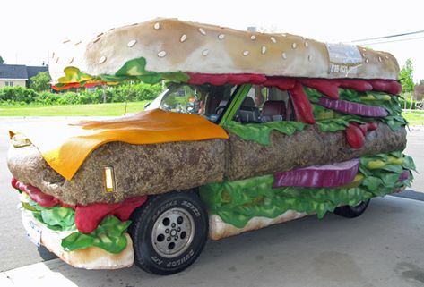 Awesome cheeseburger van Food Truck Design Interior, Kombi Trailer, Foodtrucks Ideas, Amazing Burger, Best Food Trucks, Food Truck Design, Truck Art, Weird Cars, Food Cart