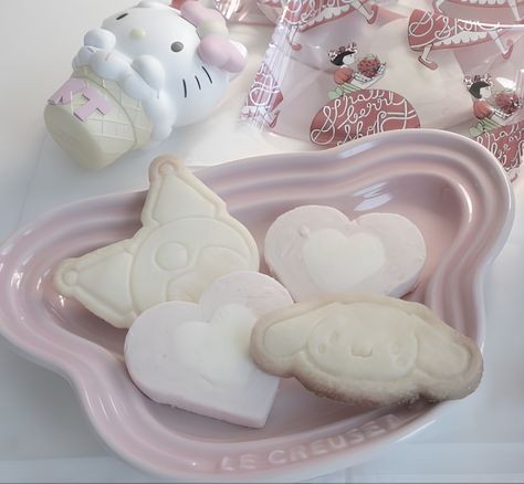 Pink Aesthetic Soft, Light Pink Aesthetic, Floral Cookies, Bow Outfit, Honey Pie, Pink Food, Kawaii Cooking, Soft Pink Theme, Korean Japanese