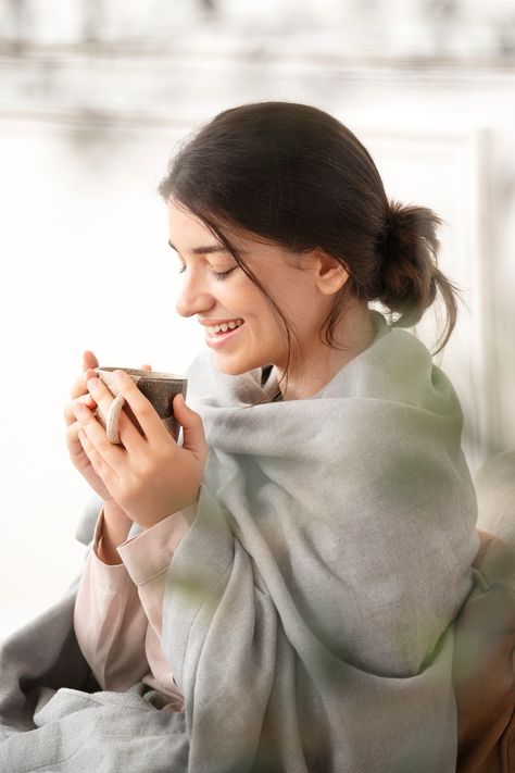 Woman taking a sip of tea from the mug during winter | premium image by rawpixel.com / Roungroat Winter Drinks Coffee, Drinking Tea Photography, Tea Gloves, People Drinking Tea, Woman Drinking Coffee, Photography Tea, Mug Of Tea, Unique Portraits, Close Up Portrait