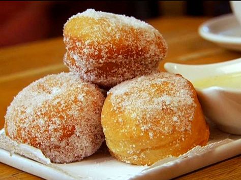 Raspberry Beignets with Vanilla Dipping Sauce recipe from Alex Guarnaschelli via Food Network Alex Guarnaschelli, Dipping Sauces Recipes, Raspberry Sauce, Sweet Roll, Donut Recipes, Beignets, Bagels, Sauce Recipe, Dipping Sauce