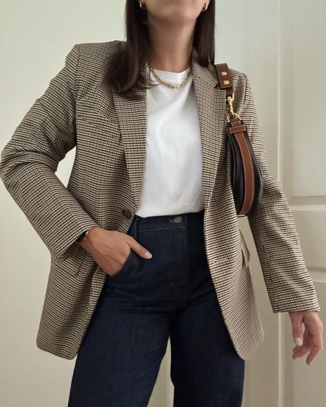 Dog Tooth Blazer Outfit, Rich Business Woman Outfits, Brown Checkered Blazer Outfit, Blazer Outfit Midsize, Checked Blazer Outfit, Houndstooth Blazer Outfit, Edgy Work Outfits, Summer Work Outfits Office, Outfit Midsize