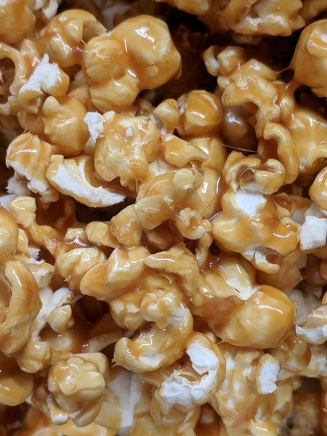 Bubba’s Friday Night Root Beer Popcorn - The Prepared Pantry Blog | Recipes, Articles, and More Beer Popcorn, Root Beer Candy, Cereal Treat Recipes, Cooking Popcorn, Popcorn Mix, Sweet Popcorn, Orange Food Coloring, Popcorn Snacks, Popcorn Recipe