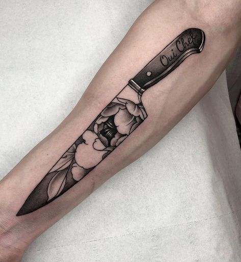 Ania Bodz Tattoo | Oui Chef 👨‍🍳 Thank you Tom! . . #knifetattoo #forearmtattoo #cheftattoo #chefknife #chefknifetattoo #peonytattoo #peonytattoos #peonies… | Instagram Perfect Tattoo Ideas, Cooking Tattoo, Chef Tattoo, Traditional Tattoo Flash Art, Knife Tattoo, Incredible Tattoos, Peonies Tattoo, Tattoo Design Book, Traditional Tattoo Flash