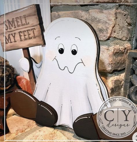 Diy Halloween Art, Thanksgiving Wood Crafts, Hunting Crafts, Handmade Halloween Decorations, Glowforge Projects, Ghost Crafts, Crafts Fall, Halloween Wood Signs, Halloween Wood Crafts