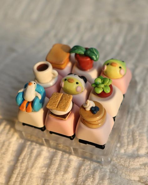 Artisan Keycaps Clay, Polymer Clay Keycaps, Clay Keycaps, Custom Keycaps, Artisan Keycaps, Key Cap, Key Caps, Clay Art Projects, Clay Ideas