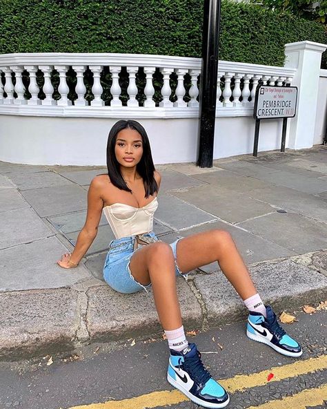 Ahna Ellis (@ahnaellis) • Instagram photos and videos Jordan Outfits Womens, Urban Outfitters Outfit, Urban Street Fashion, Hypebeast Women, Vestiti Edgy, Highsnobiety Fashion, Mode Hipster, Kardashian Outfit, Urban Outfitters Clothes