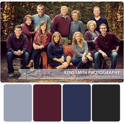 Extended family pose Color Palette For Large Family Photos, Winter Color Palette Family Pictures, Winter Color Palette Clothes Family Photos, Fall Large Family Pictures Outfits, Winter Family Color Schemes, Winter Family Outfits Color Schemes, Big Group Family Pictures Color Schemes, Winter Photo Color Palette, Color Combos For Family Pictures