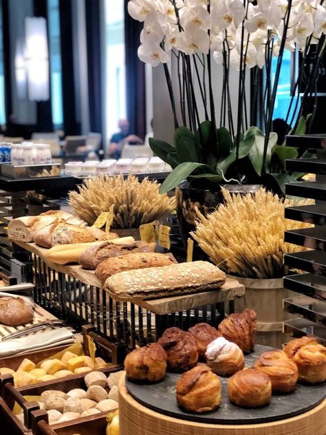 5 reasons to stay at Excelsior Hotel Gallia – Milan - The Hotel Trotter Hotel Breakfast Buffet Display, Hotel Breakfast Buffet Ideas, Buffet Styling, Moxy Hotel, Hotel Breakfast Buffet, Hotels In Italy, Breakfast Hotel, Hotel Buffet, Reasons To Stay