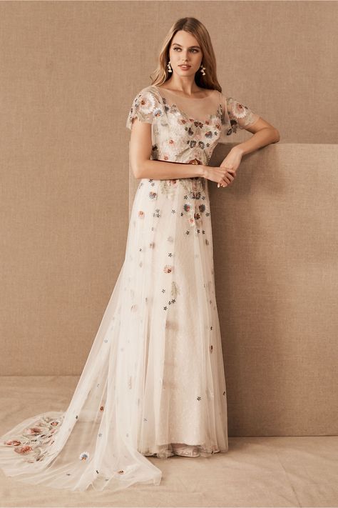 Embroidered Wedding Dress, 2020 Wedding Dresses, 파티 드레스, Floral Gown, Embroidered Wedding, Bridal Fashion Week, Wedding Dress Trends, Best Wedding Dresses, Wedding Dresses Romantic