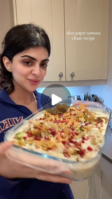 83K views · 3K likes | Zainab Sadiq on Instagram: "Aloo papri chaat authetic Pakistani streetfood style recipe inspired by @mariumhosein’s iconic Tariq road chaat recipe, this recipe from her was a game changer and this is my takeeee, I promise this tastes like you’re on the streets of Pakistan again 🥹  Ingredients: 3 potatoes 2 tins of chickpeas 950g natural yoghurt Milk as needed 1tbs coriander seeds 1tbs cumin seeds 1tsp red chilli flakes 2tbs chaat masala Salt to taste 1 red onion Coriander 1 green chilli Juice of a lemon Green chilki sauce Imlee sauce Aloo samosas Pomegranate to garnish Plently of papri  Method: 1) boil chickpeas and potatoes until potatoes are soft 2) drain and add lemon juice while hot  3) dry roast and grind spices 4) add all spices to potato mix 5) prepare onions Chaat Recipe Street Food, Papri Chaat Recipe, Samosa Chaat Recipe, Chickpeas And Potatoes, Aloo Chaat Recipe, Papri Chaat, Green Chilli Sauce, Samosa Chaat, Pakistani Recipes