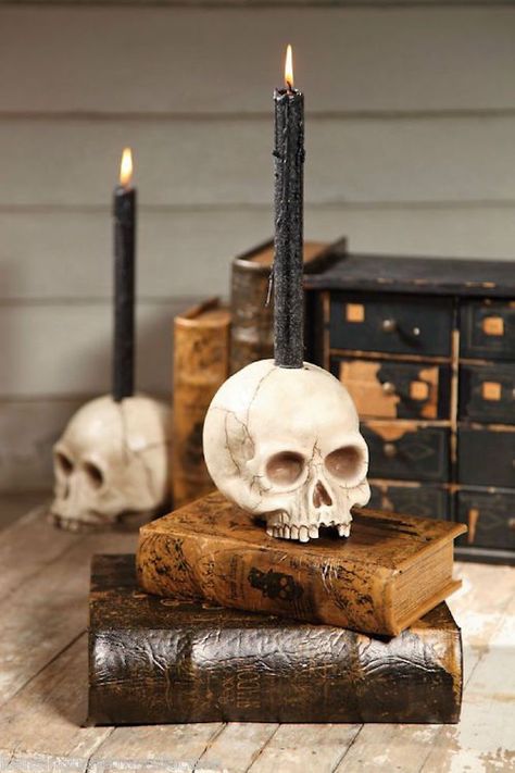 Realistic skull candle holder with black taper candle Halloween Wedding Decorations, Décoration Table Halloween, Gothic Candle Holder, Gothic Candle, Gothic Candles, Skull Candle Holder, Table Halloween, Halloween Decor Diy, Image Halloween