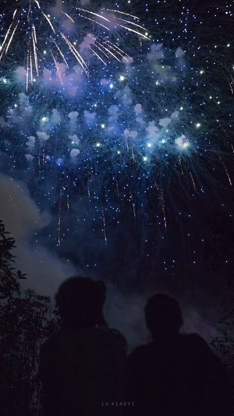 Blue Fireworks Aesthetic, Beautiful Fireworks, Blue Fireworks, Zodiac Academy, The Night Sky, Blue Aesthetic, Aesthetic Iphone Wallpaper, Aesthetic Photo, Pretty Wallpapers