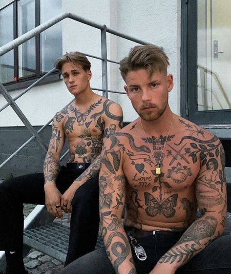 Men Torso, Chest Tattoo Sketches, Black Flash Tattoos, Hairline Tattoos, Mens Body Tattoos, Ma Tattoo, Torso Tattoos, Tattoo Inspiration Men, Cool Chest Tattoos