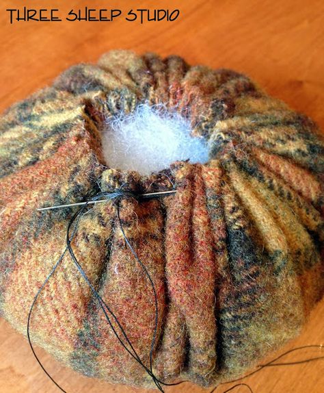 Three Sheep Studio: Rustic Wool Pumpkins With Angry Gnarled Stems... Rug Hooked Pumpkins, Vintage Fall Crafts Diy, Stuffed Pumpkin Pattern, Wool Pumpkins Diy, Primitive Pumpkins Diy, Pumpkin Gnomes Diy, How To Make Fabric Pumpkins, Things To Make With Wool, Doily Pumpkins