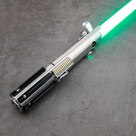 Luke EP7 Core Design Changes Before:Integrated Core Now:Pull-out core #luke #lukeskywalker #lukelightsaber #jedi #starwarscosplay #lightsabers Luke Lightsaber, Blue Lightsaber, Core Design, Star Wars Light Saber, Star Wars Memes, Luke Skywalker, Lightsaber, Sleek Design, Star Wars