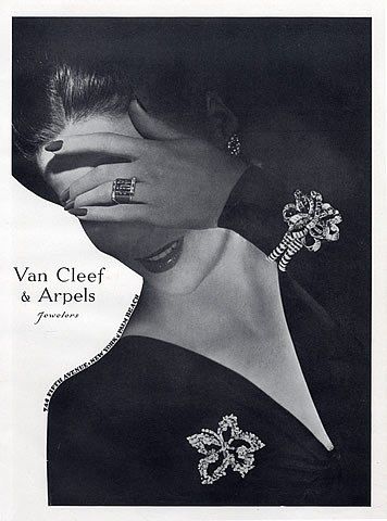 Van Cleef & Arpels (Jewels) 1943 Van Cleef Arpels Advertising, Vintage Jewelry Ads, Jewellery Advertising, Jewelry Ad, Ad Photography, Luxury Van, Van Cleef And Arpels Jewelry, Van Cleef & Arpels, Trendy Jewerly