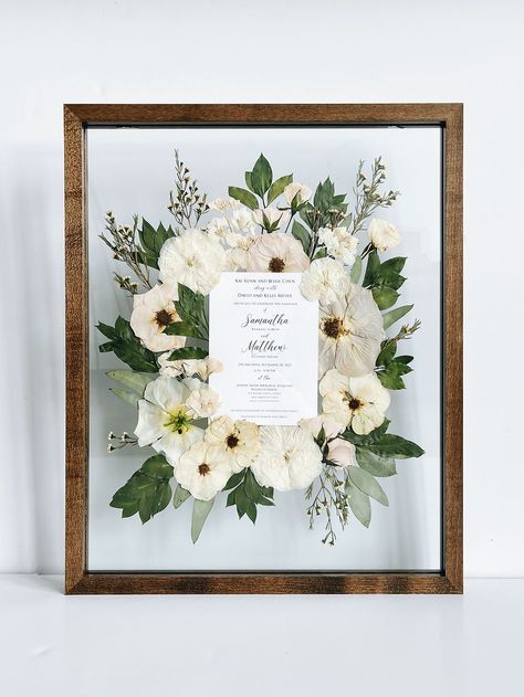 Wedding Flowers Preservation Ideas, Pressed Wedding Flowers, Flower Pressing, Wedding Shadow Box, Ceremony Invitation, Invitation Frames, Wedding Bouquet Preservation, Floral Preservation, Wedding Engagement Pictures