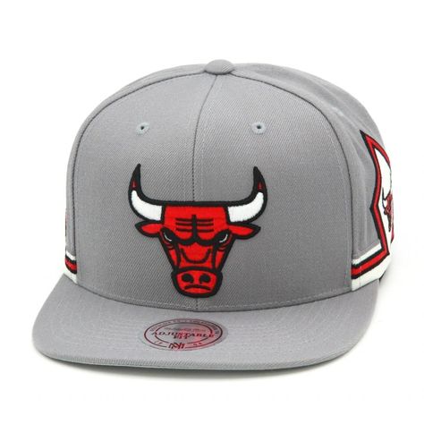 Nba Caps, Chicago Bulls Snapback Hat, Chicago Bulls Hat, Green Jordans, Mad Hat, Dope Hats, Red Camo, Women Jogger Pants, Soft Joggers