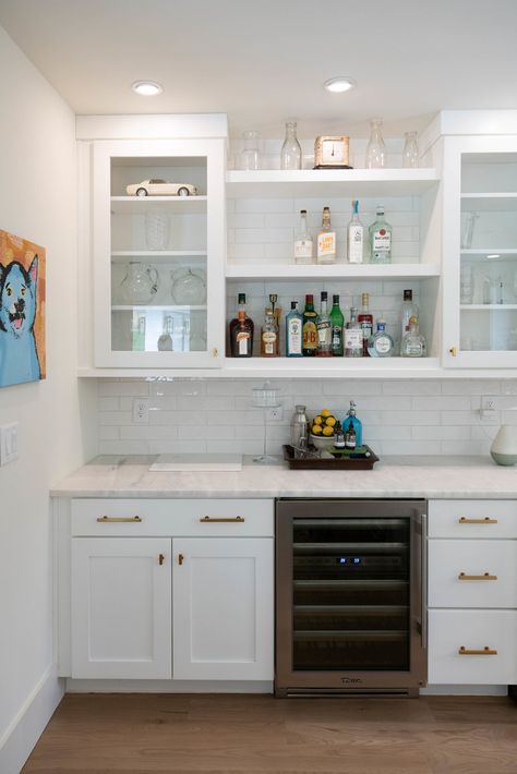 Built In Cocktail Bar In Kitchen, Coffee Wet Bar Ideas, Dry Bar Design, Diy House Makeover, Kitchen Bars, Dining Room Built In, Bar Nook, Drink Stations, Ikea Kitchens