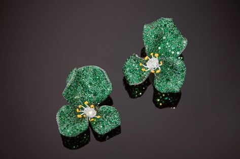 CINDY CHAO The Art Jewel 'Rose' earclips with tsavorite garnet and diamond Rose Clips, Cindy Chao, Tsavorite Garnet, Green Jewelry, Floral Jewellery, Rose Earrings, High Jewelry, Flower Jewellery, Jewelry Creation