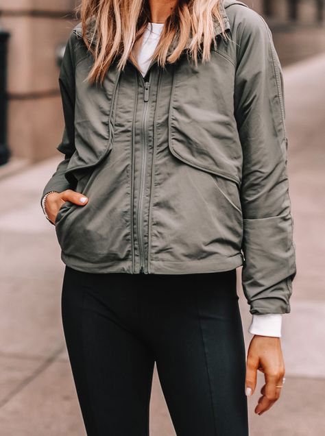 Gym Outfit Women, Athleisure Outfits Winter, Athleisure Outfits Spring, Chic Jean Outfits, Nashville Fashion, Athleisure Outfits Summer, Riding Bikes, Outfits Athletic, So Many Questions