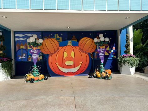 Disneyland Hotel Becomes Haunted Mansion, Pixar Place Hotel Displays Painted Pumpkins for Halloween 2024 - WDW News Today Haunted Mansion Decorations, Pumpkins For Halloween, Disneyland Hotel, Shanghai Disney Resort, Disney Dreams, Tokyo Disney Sea, Disney Shanghai, Downtown Disney, Disneyland Park