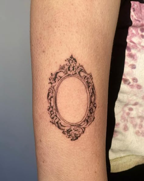 Mirror Chest Tattoo, Antique Frame Tattoo Design, Gilded Frame Tattoo, Vintage Sleeve Tattoo, Vintage Frame Tattoo Design, Vintage Picture Frame Tattoo, Painting Frame Tattoo, Mirror Frame Tattoo, Antique Mirror Tattoo