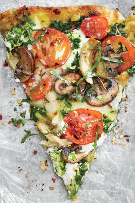 Grilled Pesto Pizza with Chicken, Mozzarella, and Ricotta | "Rotisserie chicken tastes delicious paired with the array of veggies on this grilled pizza. Crispy crust, lots of vegetables, and a whole lot of flavor." #pizza #pizzarecipes #pizzainspiration #pizzaideas #recipes Pizza With Chicken, Chicken Mozzarella, Pesto Pizza, Slice Of Pizza, Mozzarella Chicken, Grilled Pizza, Pizza Recipes Homemade, God Mat, Chicken Pizza