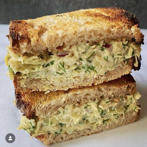 It’s picnic season and I have the best sandwich for you! I posted this on Instagram a while back, and it was super popular. It’s chopped artichoke salad on toast! Fall Vegetarian Sandwich, Water Cress Sandwiches, Cold Veggie Sandwich, Sweet Potato Sandwich Recipes, Broccoli Sandwich Recipes, Artichoke Sandwich Recipes, Vegan Deli Sandwich, Spinach Sandwich Recipes, Deli Food Ideas