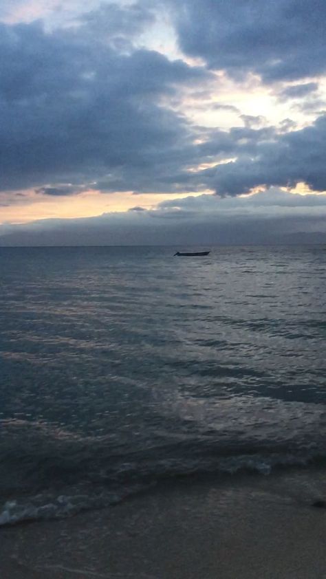 Beach Pictures Philippines, Moalboal Cebu Beach, Cebu At Night, Cebu City Aesthetic, Cebu City Photography, Beach In Philippines, Fb Highlights, Philippines City, Island Video