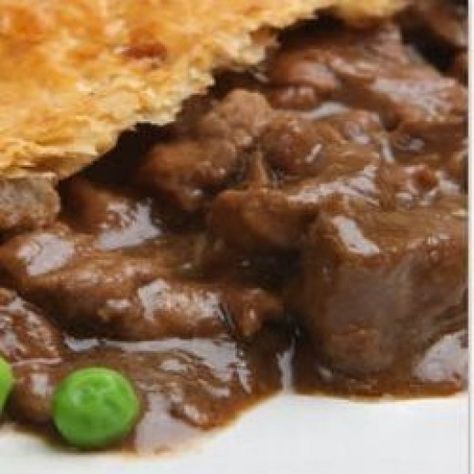 Step by Step instructions with photos for making Steak and Kidney Casserole Kidney Stew Recipe, Steak And Kidney Pudding, Steak Ale Pie, British Pie, Kidney Pie, Steak And Kidney Pie, Beef Pies, Kidney Recipes, Meat Pie