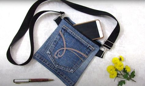 This is a guide to making a DIY denim crossbody bag. Learn how to make a crossbody bag out of jeans with this easy step-by-step no-sew tutorial. Bag From Old Jeans Diy, Bag Out Of Jeans, Crossbody Bag Tutorial, Jeans Crafts, Denim Crossbody Bag, Diy Denim, Cute Crossbody Bags, Jute Tote Bags, Denim Crossbody