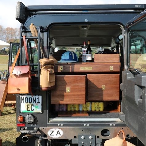 Safari Luggage, Defender Td5, Out In The Country, Country Gentleman, Travel Bar, House Products, Vintage Jeep, Campaign Furniture, Car Furniture