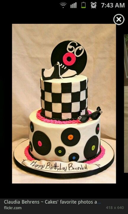 Cake idea for 50's party #cake #records #50'sparty 60s Cake, 50s Cake, Festa Rock Roll, 60's Party, Saddle Shoe, Music Cake, Birthday Cake For Mom, Balloon Birthday Party, 50th Cake