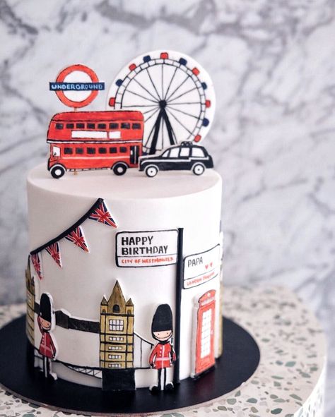 ☀️ONE MORE BAKE on Instagram: “One thing in my bucket list is to travel to London by 30. For now, this London cake would have to suffice. Painted cakes are one of my…” London Theme Parties, England Cake, London Birthday, Jubilee Cake, Bolo Neon, Bus Cake, British Cake, Travel To London, Rodjendanske Torte