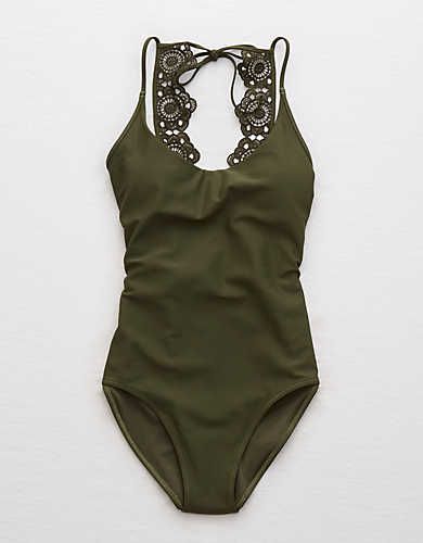 One piece, love and happiness. And happiness is ... a s'cute swimsuit & a lace back detail for extra WOW! Aerie Swimwear, Green Bathing Suits, Green One Piece Swimsuit, Mode Shoes, Mode Boho, Cute Bathing Suits, Love And Happiness, Summer Suits, Cute Swimsuits