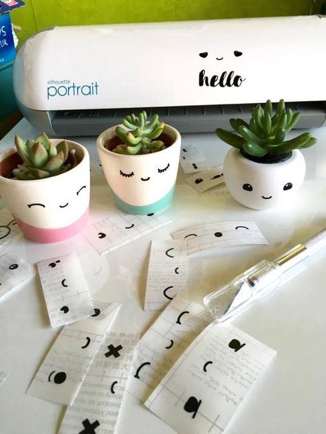 flower pot decal Cricut Planter Ideas, Vinyl Projects Ideas, Plant Pot Design, Plant Pot Diy, Painted Pots Diy, Flower Pot Design, Plant Pot Decoration, Diy Flower Pots, Pot Designs