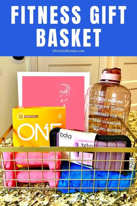 Fitness Gift Basket: Exercise Gift Basket Ideas For Her & For Him Water Bottle Gift Basket, Gym Gift Basket Ideas For Her, Fitness Gift Basket, Gifts For Fitness Lovers, Gift Basket For Him, Diy Birthday Gifts For Him, Christmas Gifts Diy Homemade, Homemade Gifts For Friends, Homemade Gifts For Mom