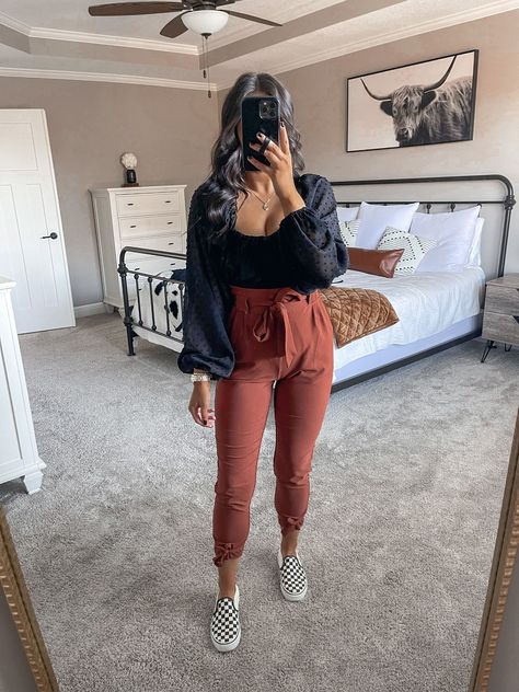 Rust Pants Outfit, Paperbag Pants Outfit, Outfit Ideas For Teachers, High Top Vans Outfit, Outfit For Teachers, Petite Outfits Casual, Rust Pants, Teachers Outfits, Casual Teacher Outfits