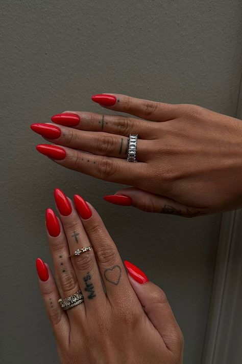 It's very likely that you already own a bottle of 2024's most popular mani shade because red nail polish has never not been a classic. 📸 md_ongles Fake Gel Nails, Red Summer Nails, Paznokcie Hello Kitty, Bright Red Nails, Kutek Disney, Manikur Kuku, Maroon Nails, Red Acrylic Nails, Nagel Tips