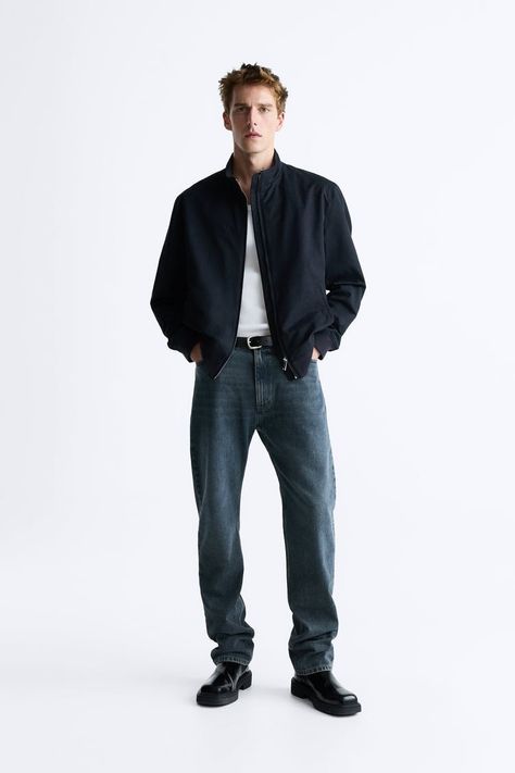 Normcore Outfits Men, Eugene Tong, Green Jacket Outfit, Normcore Fashion, Mens Wardrobe Essentials, Mens Smart Casual Outfits, Minimalist Fashion Men, Smart Casual Men, Model Outfit