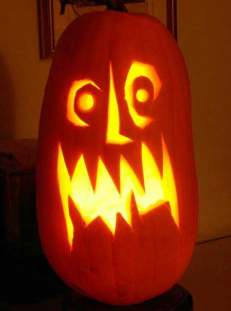 Decorationg ideas and pumpkin carving for Halloween. Pumpkin Carving Faces Easy, Halloween Pumpkin Carving Ideas, Scout Projects, Pumpkins Ideas, Tall Pumpkin, Halloween Crafting, Pumkin Carving, Halloween Pumpkin Carving, Easy Pumpkin Carving