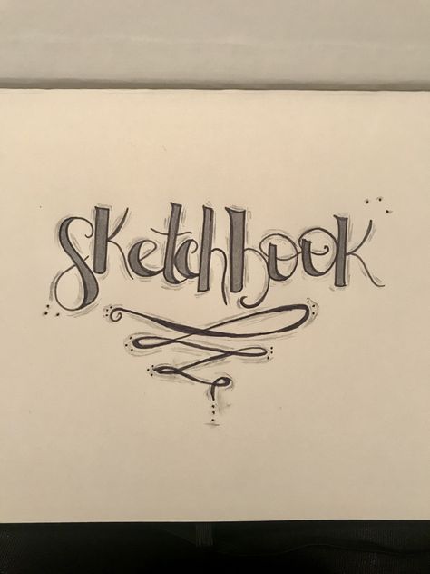 Font sketchbook drawing art sketch doodle Sketch Book Title Page Ideas, Sketchbook Fonts, Title Page Sketchbook, Heartsong Journal, Sketchbook Title Page, Sketchbook Calligraphy, Name Sketch, Sketch Book Art, Highschool Art