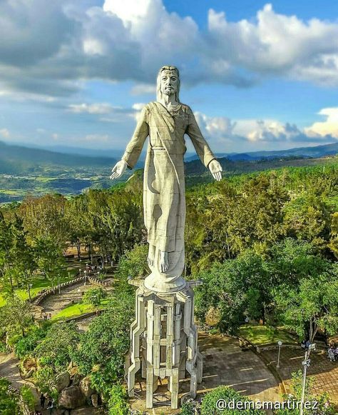 Honduras Art, Tegucigalpa Honduras, Honduras Travel, San Pedro Sula, 2560x1440 Wallpaper, Jesus Statue, Tegucigalpa, Leg Sleeve Tattoo, Learn Programming