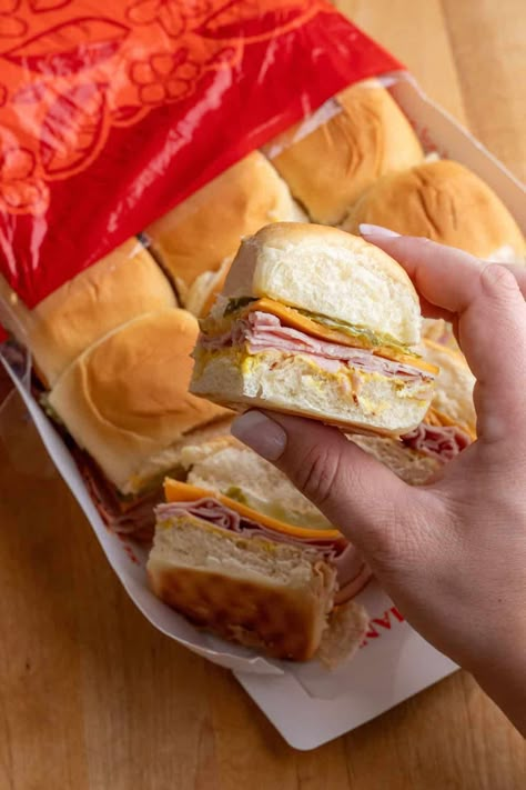 Hawaiian Rolls Ham and Cheese Sliders Cold Ham And Cheese Sliders, Mini Sandwiches Hawaiian Rolls, Ham And Turkey Sliders Kings Hawaiian, Hawaiian Roll Sandwiches Cold, Hawaiian Roll Sliders Cold, Cold Slider Sandwiches, Cold Sliders, Hawaiian Bread Sandwiches, Kings Hawaiian Sandwiches