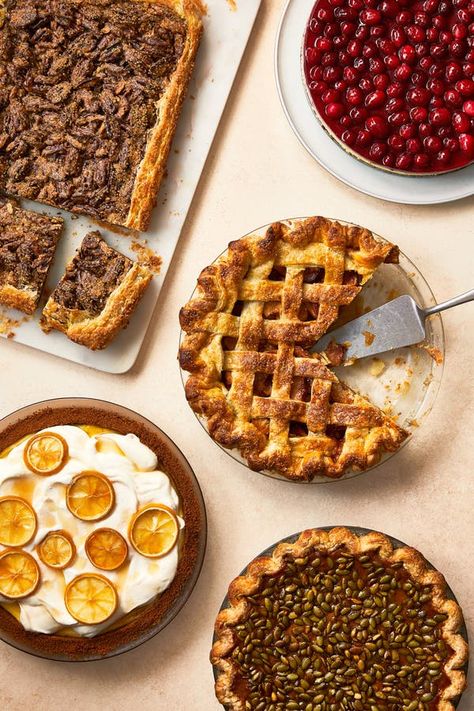 Claire Saffitz’s Pie Recipes Are Perfect for Thanksgiving - The New York Times Claire Saffitz, Thanksgiving Pie Recipes, Lemon Cream Pies, Cranberry Cheesecake, Canned Cranberry Sauce, Pie Dough Recipe, Caramelised Apples, How To Make Pie, Toasted Pumpkin Seeds