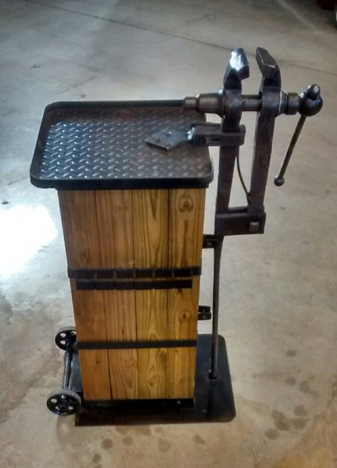 Post vise stand Vise Stand, Forging Tools, Blacksmith Forge, Metal Fabrication Tools, Blacksmith Tools, Fabrication Tools, Blacksmith Projects, Welding And Fabrication, Welding Table