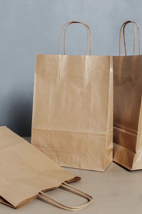 Bag Photoshoot, Custom Paper Bags, Packaging Design Ideas, Customized Packaging, Food Photoshoot, Bakery Packaging, Kraft Bag, Food Storage Bags, Luxury Packaging